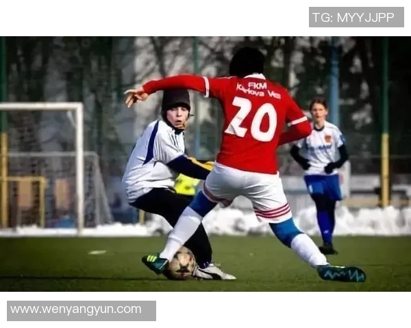 足球明星个性大揭秘：那些场上场下的牛脾气故事与传奇瞬间